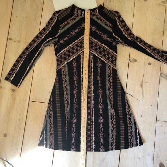 Free People EUC Stella Long Mock Neck Mini Boho Geo Print Dress Black Size S - Picture 8 of 8